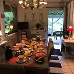 住宿加早餐酒店 低谷乡村民宿