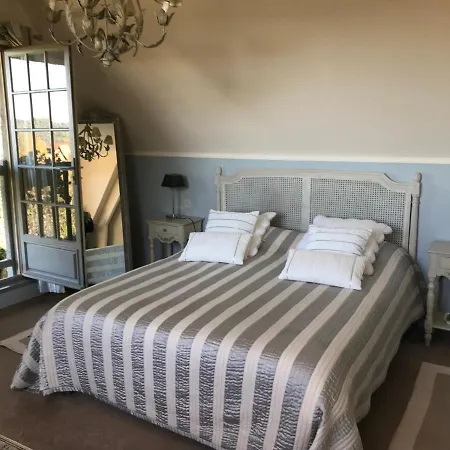 Les Chaumieres Du Pays D'auge Bed and breakfast 3*