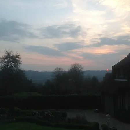 Les Chaumieres Du Pays D'auge