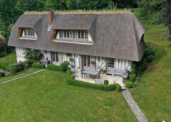 Les Chaumieres Du Pays D'auge