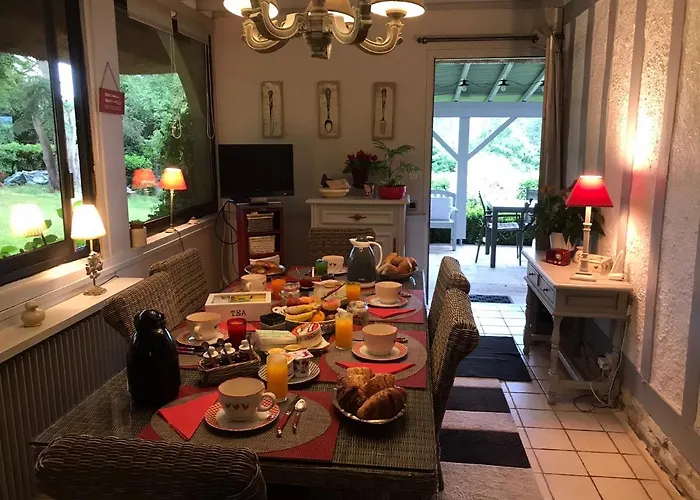 Bed and Breakfast Les Chaumieres Du Pays D'auge